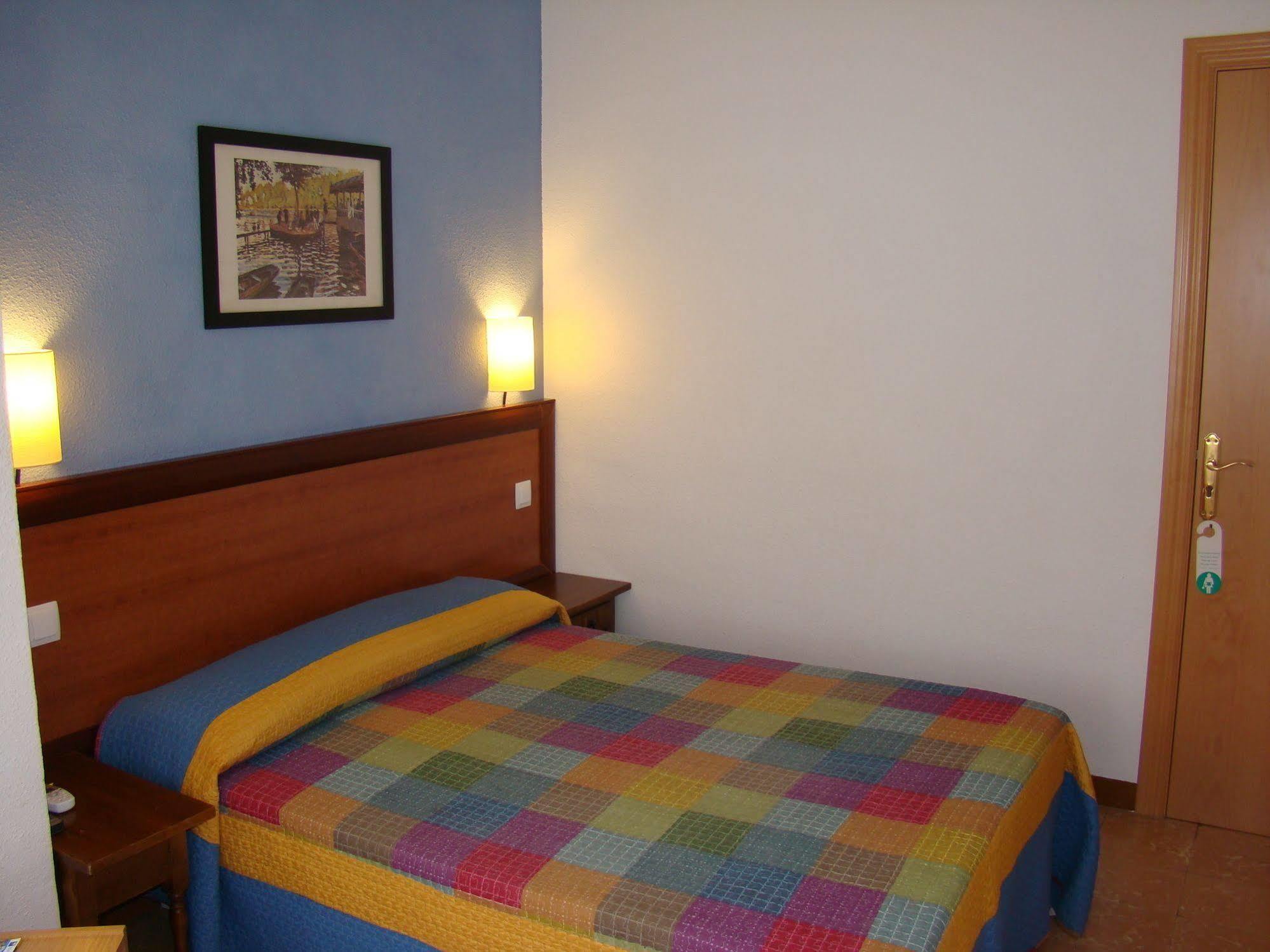 Hostal Platja Cambrils Buitenkant foto