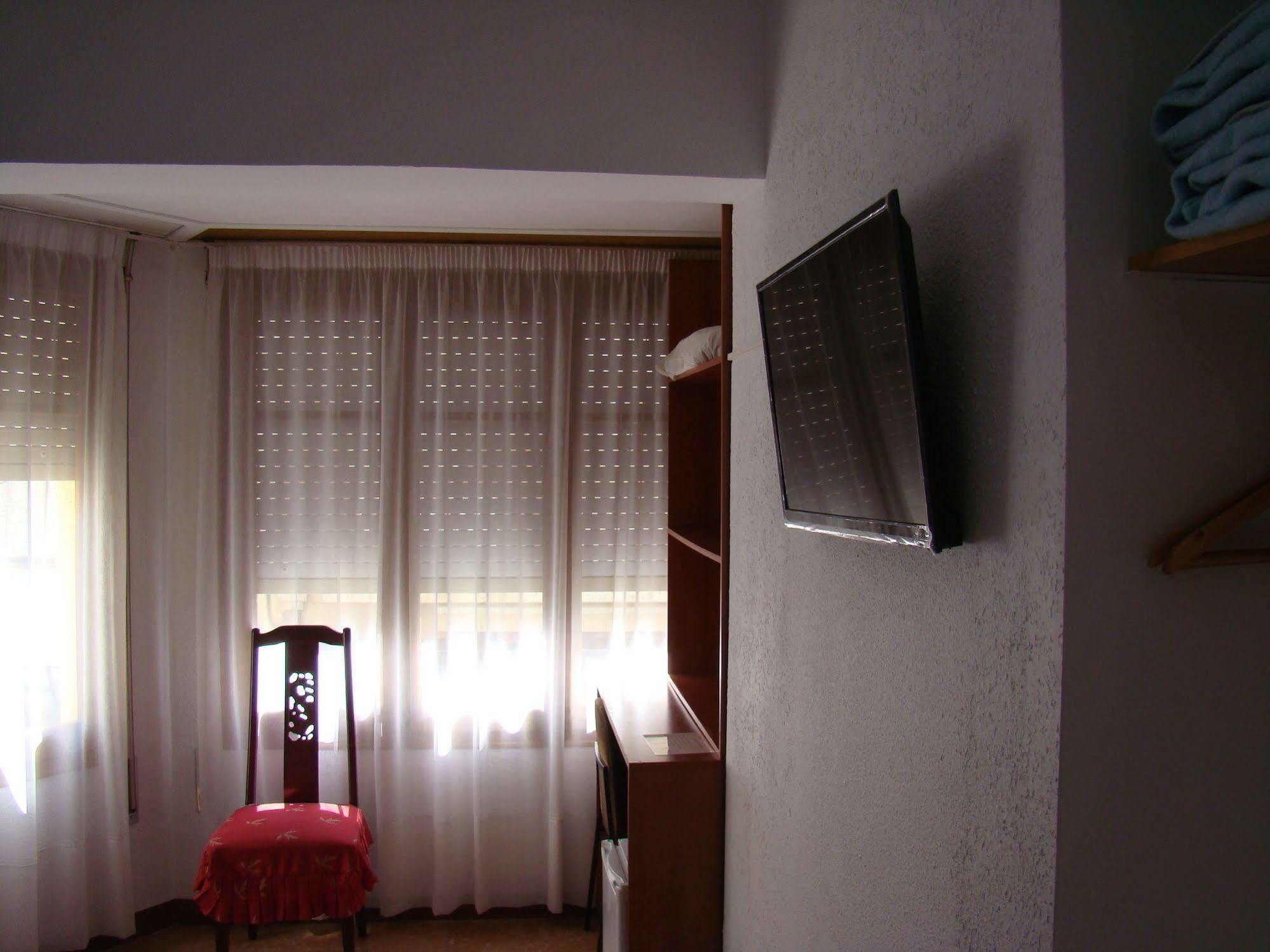 Hostal Platja Cambrils Buitenkant foto